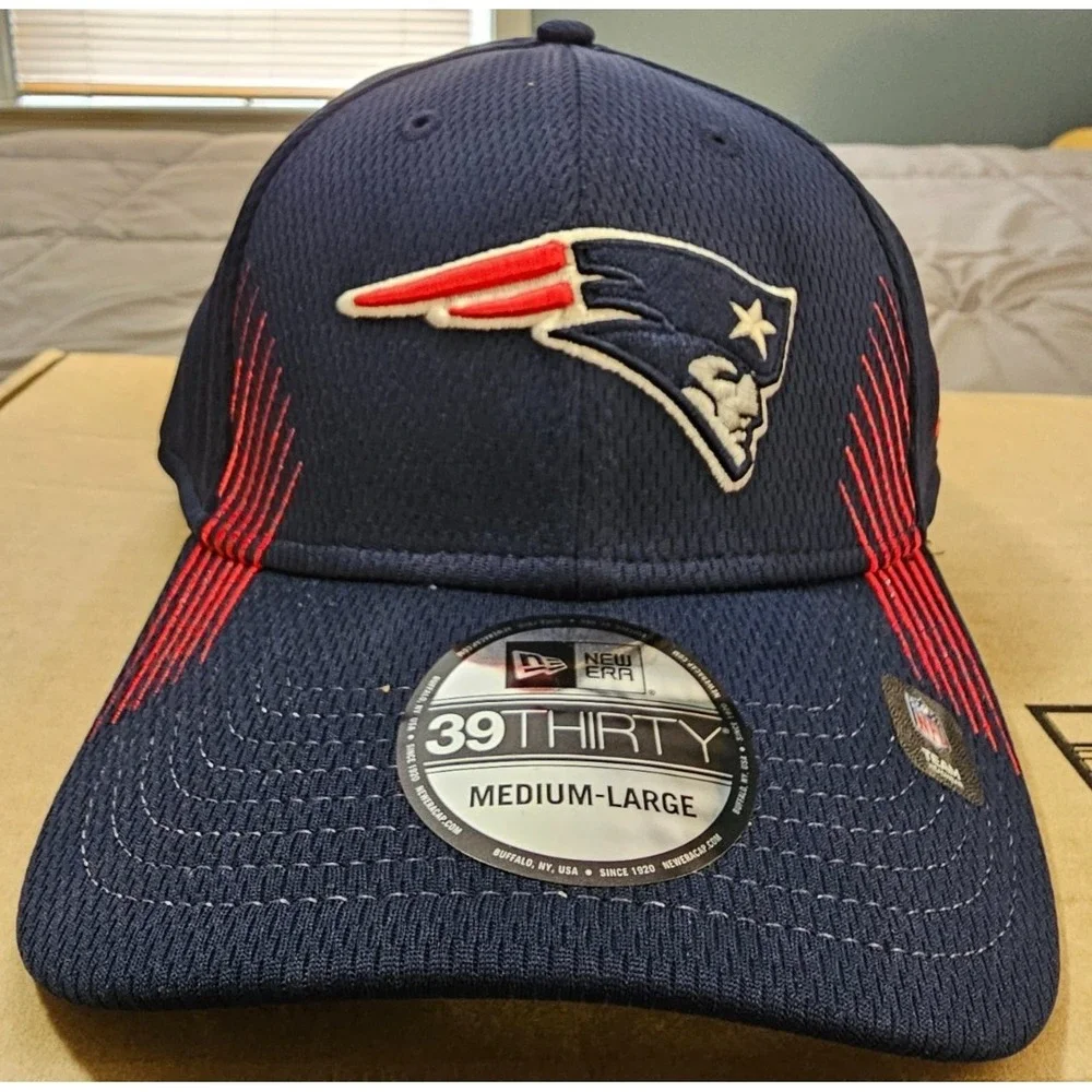 New Era® (MEDIUM/LARGE) New England Patriots Active 39THIRTY™ Flex Hat in Black